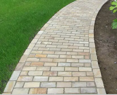 SANDSTONE COBBLES SETTS