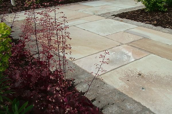 MINT FOSSIL SANDSTONE PATIO PAVING SLABS