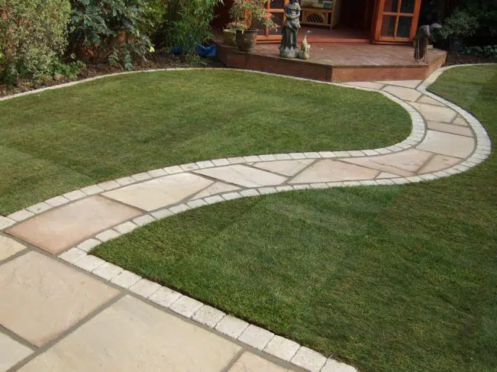 RIPPON BUFF SANDSTONE PAVING SLABS