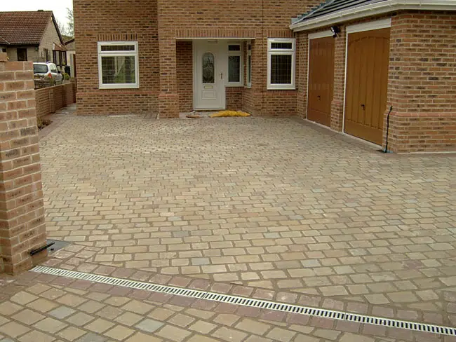 SANDSTONE COBBLES SETTS