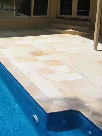 MINT FOSSIL SANDSTONE BULLNOSE POOL COPING