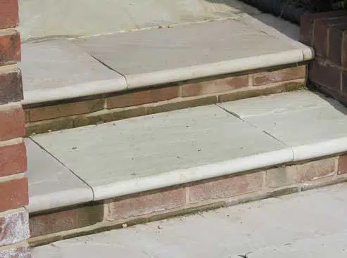 MINT FOSSIL SANDSTONE BULLNOSE POOL COPING