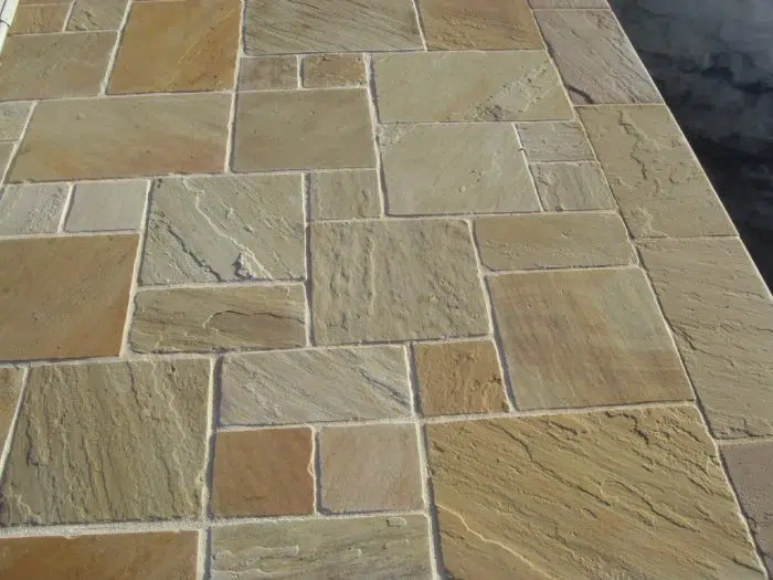 TUMBLED MINT SANDSTONE PAVING