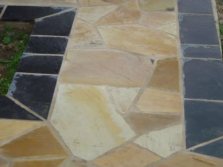 SANDSTONE CRAZY PAVING