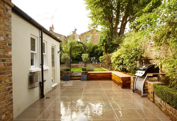 CARAMEL BUFF SAWN SANDSTONE PAVING