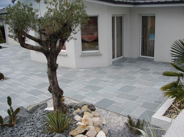 Elite Kotah Black Limestone Paving Slabs | Paving Limestone – Pave World