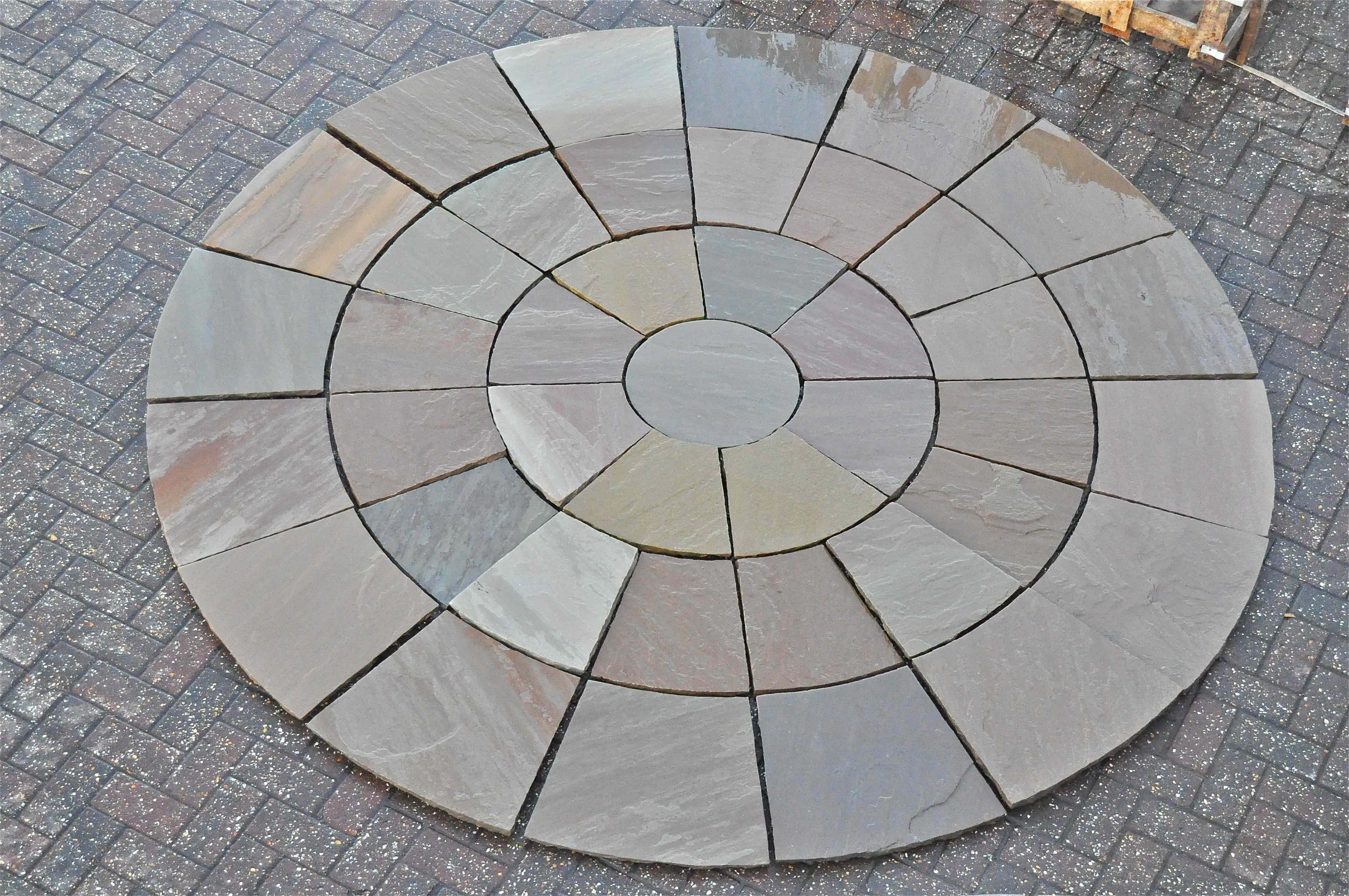 Dia 3.30 Mtrs Circle Set Raj Green Sandstone